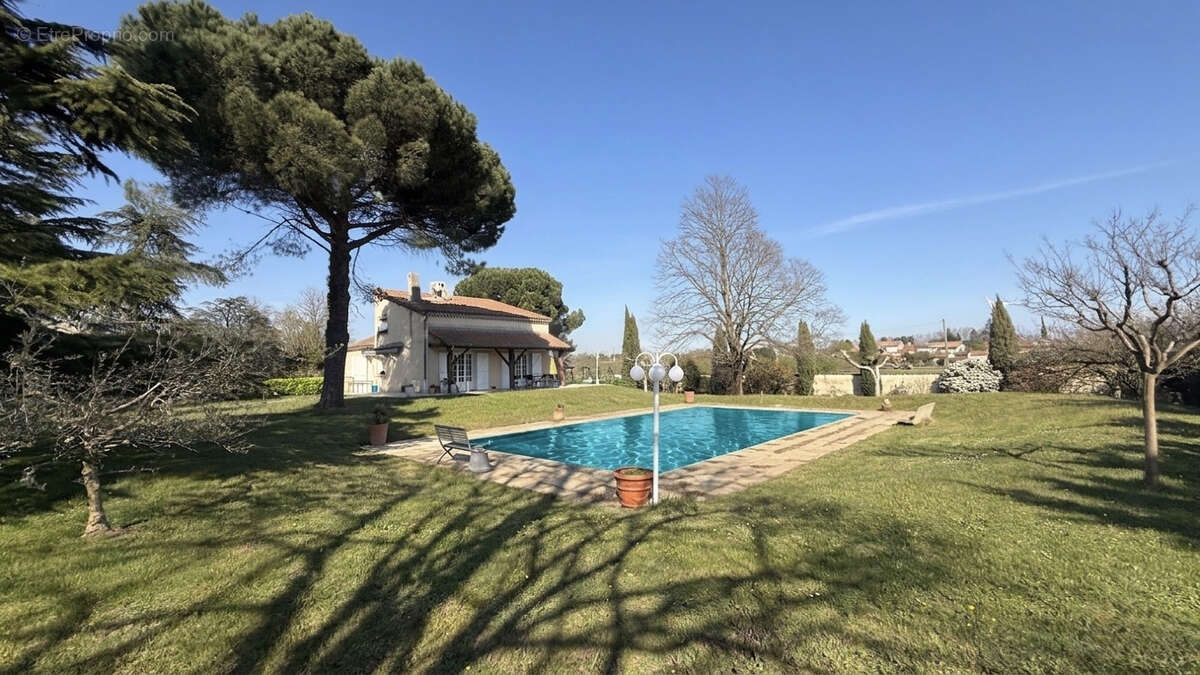 Maison à BOURG-LES-VALENCE