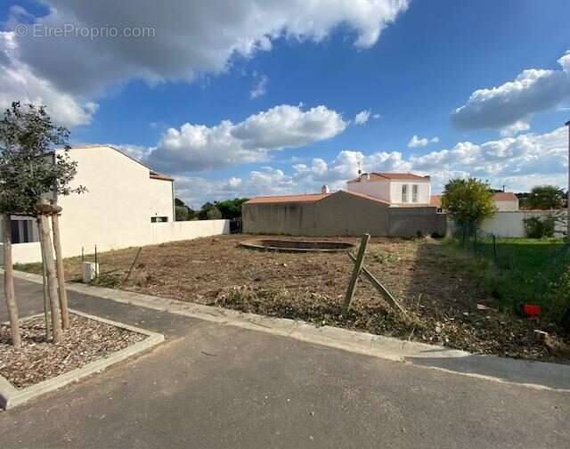 Terrain à LES SABLES-D&#039;OLONNE