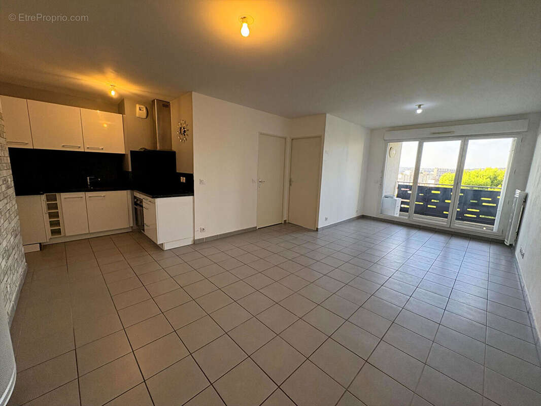 Appartement à MARSEILLE-3E