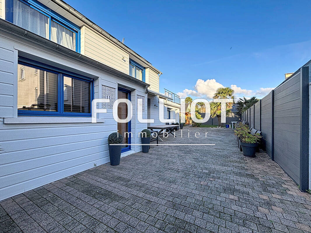 Maison à JULLOUVILLE