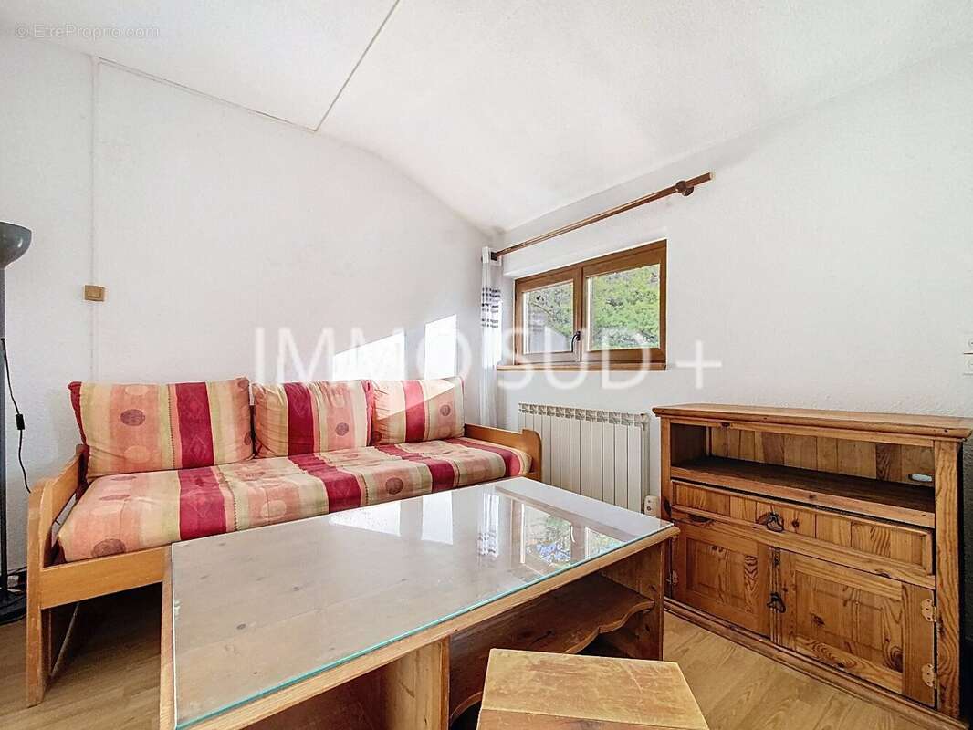 Appartement à CHATEAU-BERNARD