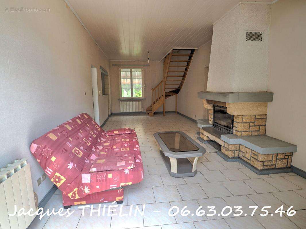 Maison à LONGUE-JUMELLES