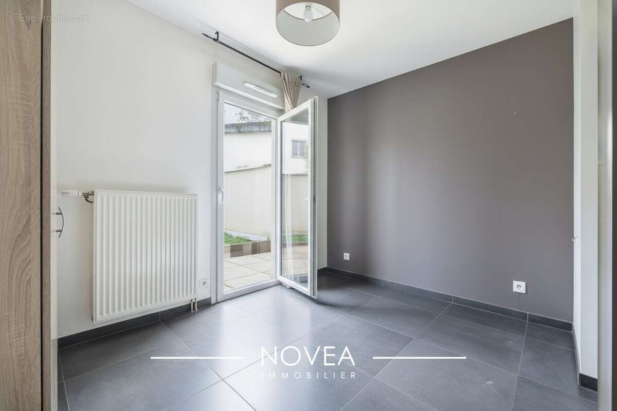 Commerce 120 m² à Villeurbanne  - photo 8