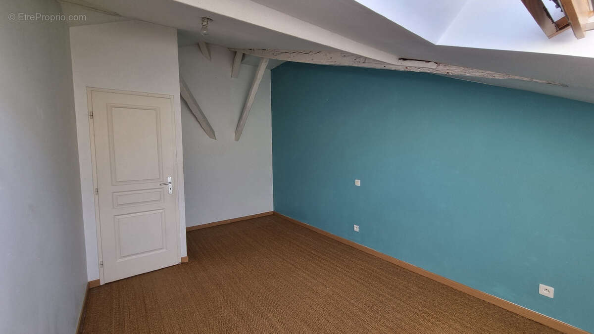 Appartement à MEES
