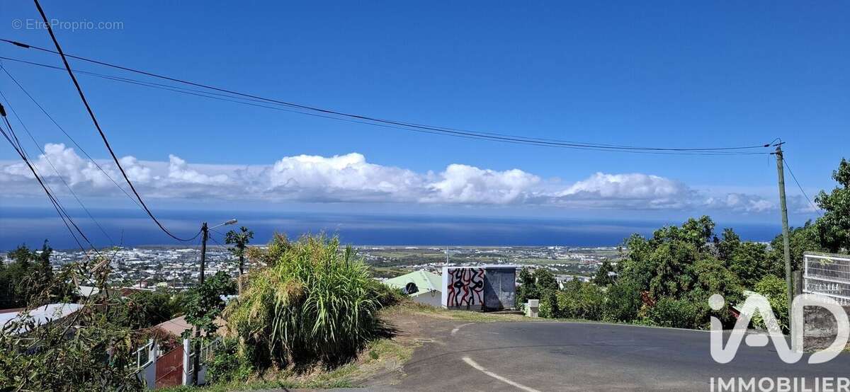 Photo 3 - Terrain à SAINT-DENIS