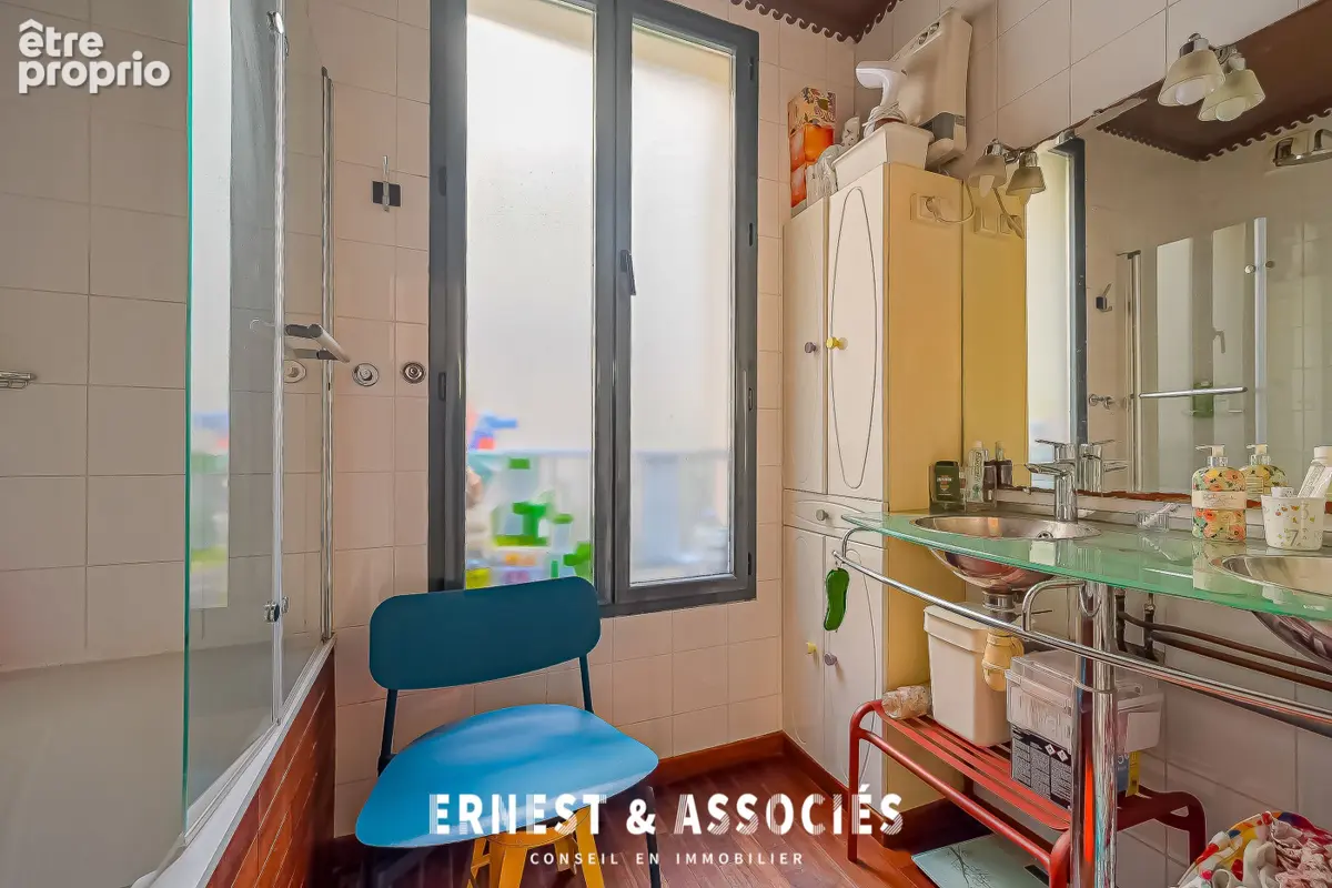 Appartement 68 m² à Paris-10e  - photo 8