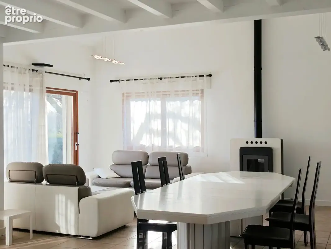 Maison 6 pièces 139 m² à vendre à Saint-Genis-Pouilly (01630) - photo 4