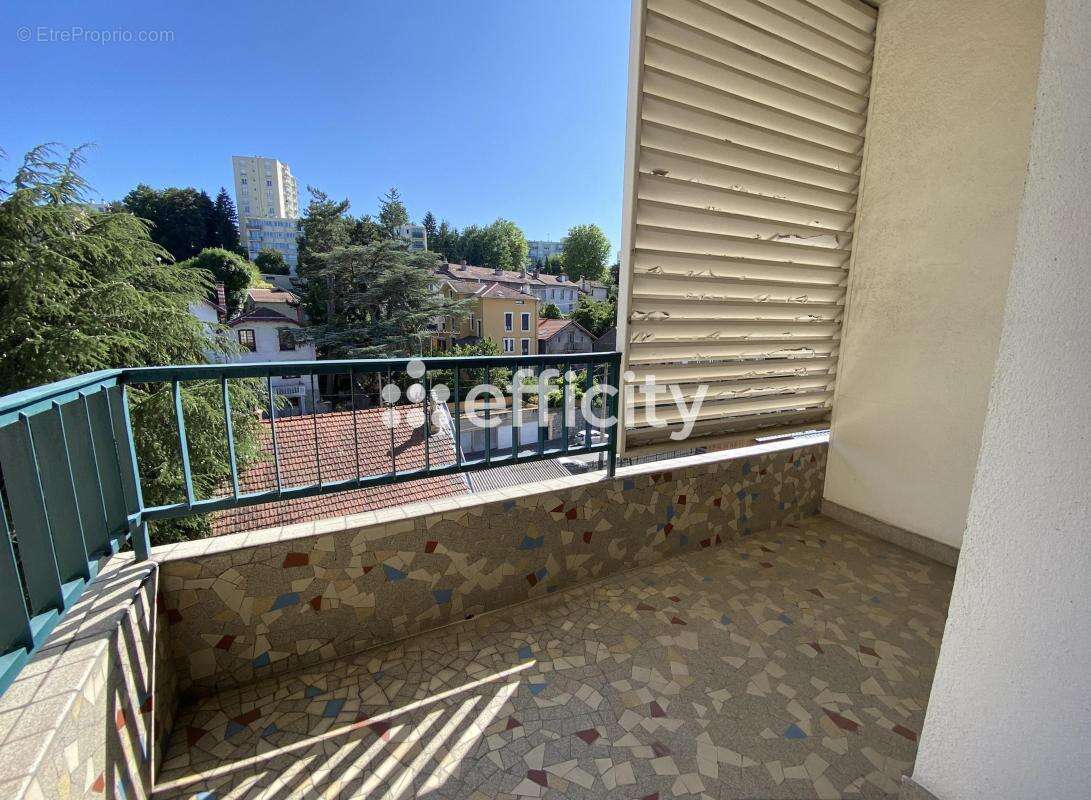 Appartement à SAINT-ETIENNE