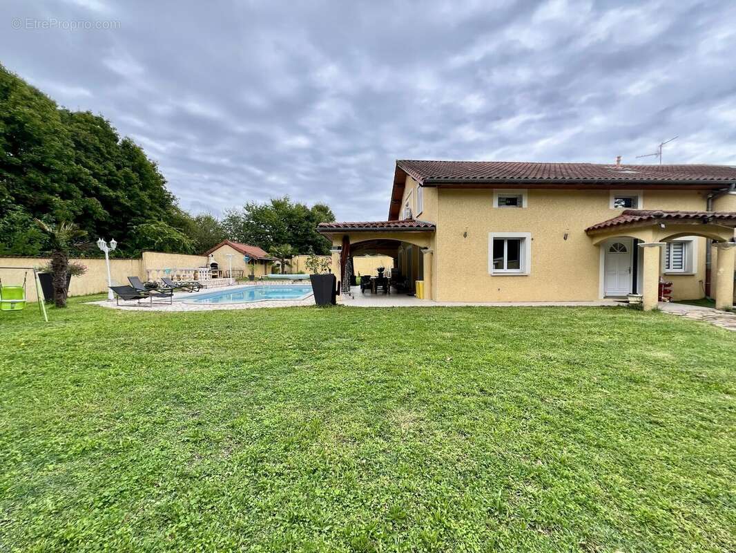 Maison à CHARVIEU-CHAVAGNEUX