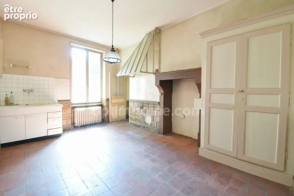*** exclusivite *** grande maison de ville a renover avec terrain, patio et dependances *** billom 63160 - photo 3
