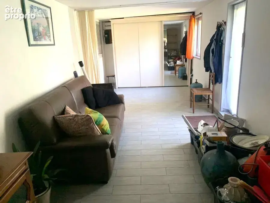 Centre du village, beau potentiel pour cette longère divisée en trois lots !! - photo 5