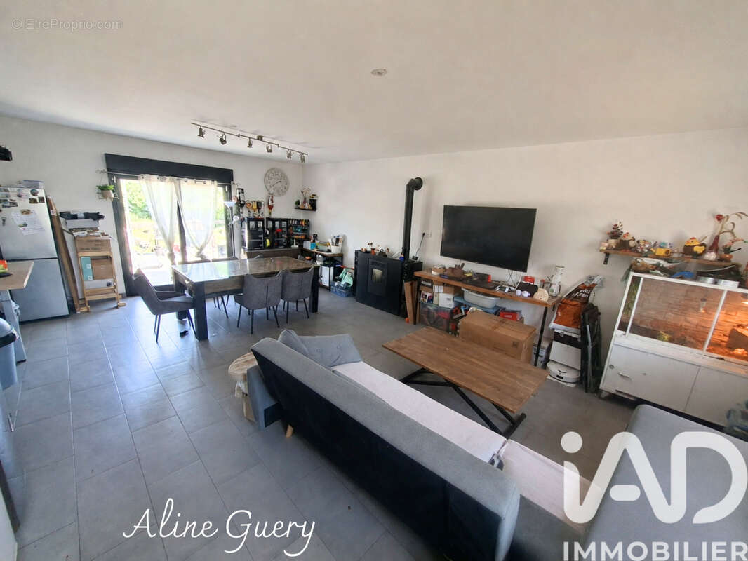 Photo 3 - Maison à ETREPAGNY