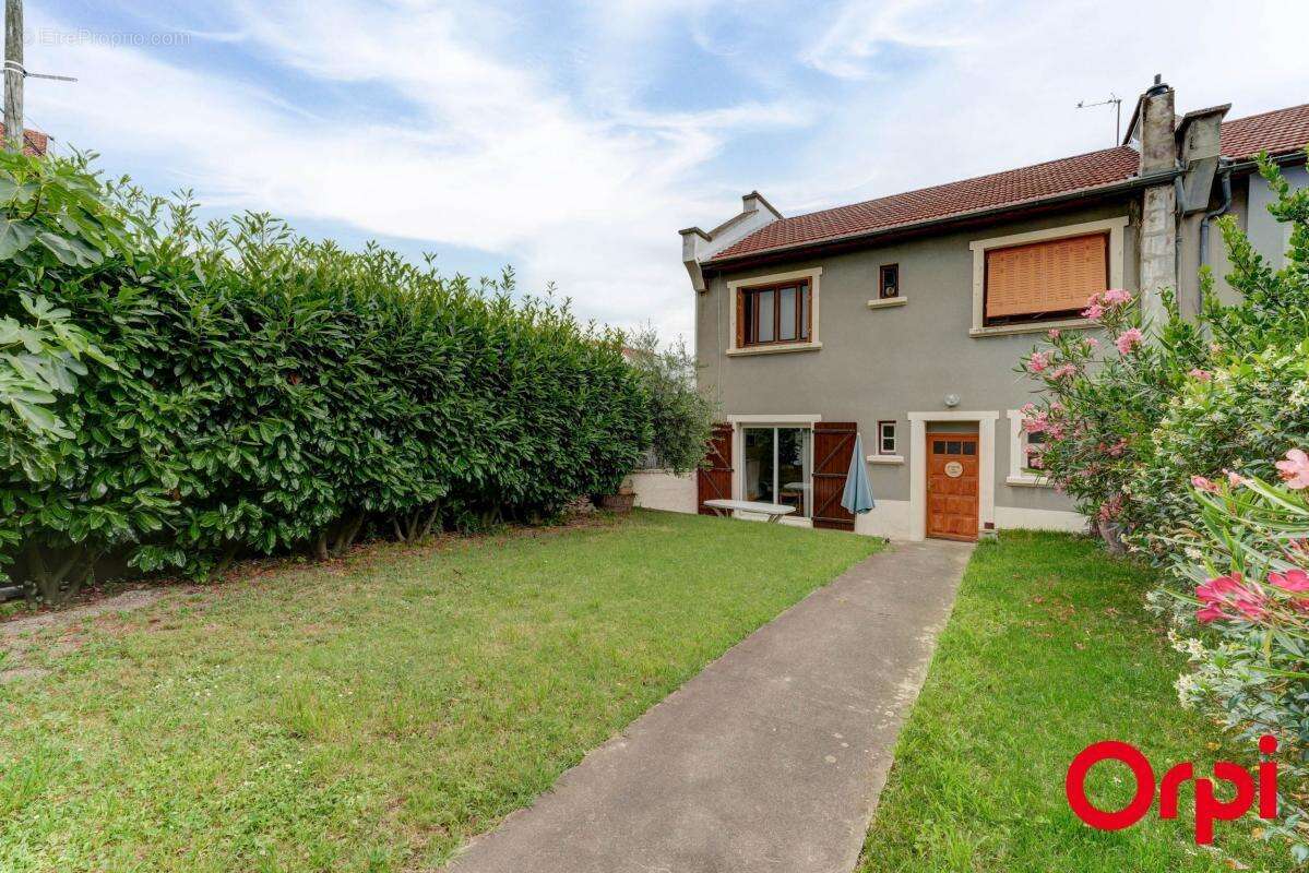 Maison à VENISSIEUX