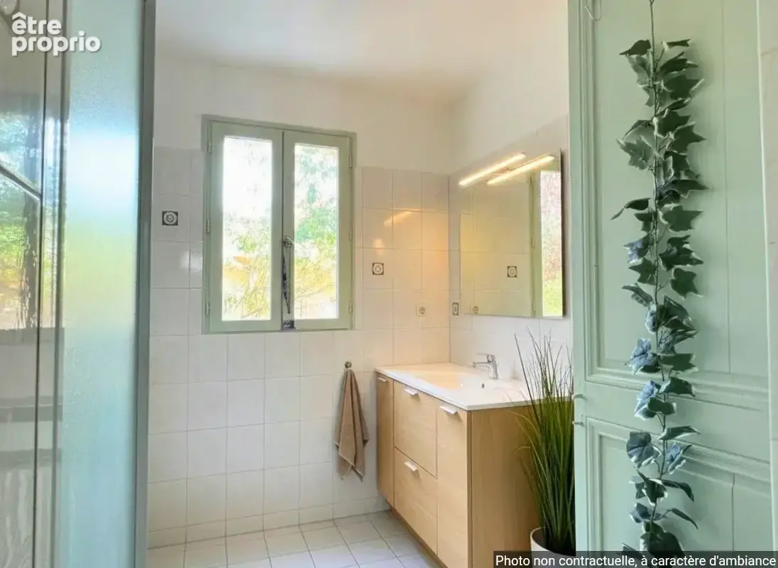 MAISON DE VILLE avec jardin arboré de 260 m2 et garage, à 450 m du Jardin Public ! - photo 16