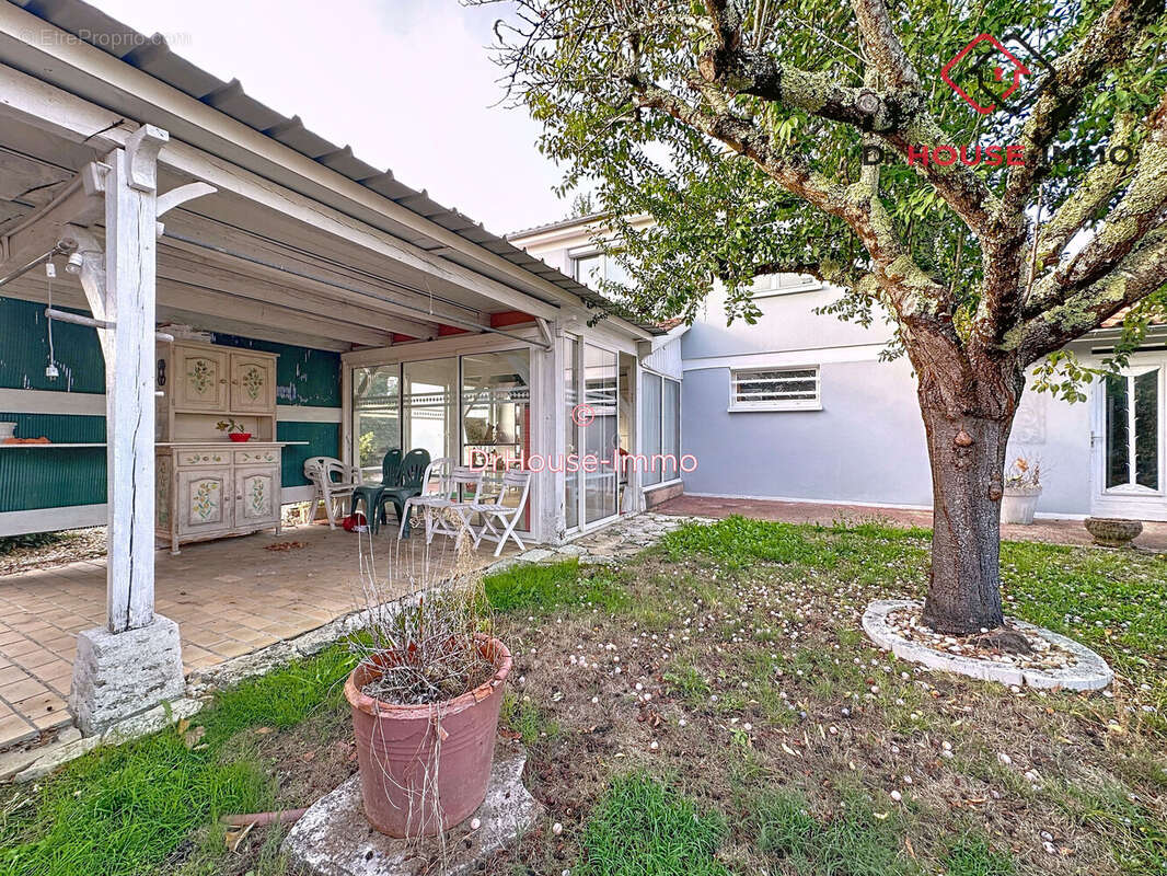 Maison à SAINT-LEON-SUR-L&#039;ISLE