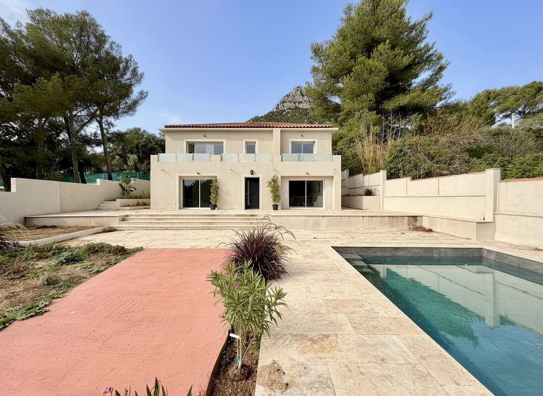 Maison à LA VALETTE-DU-VAR