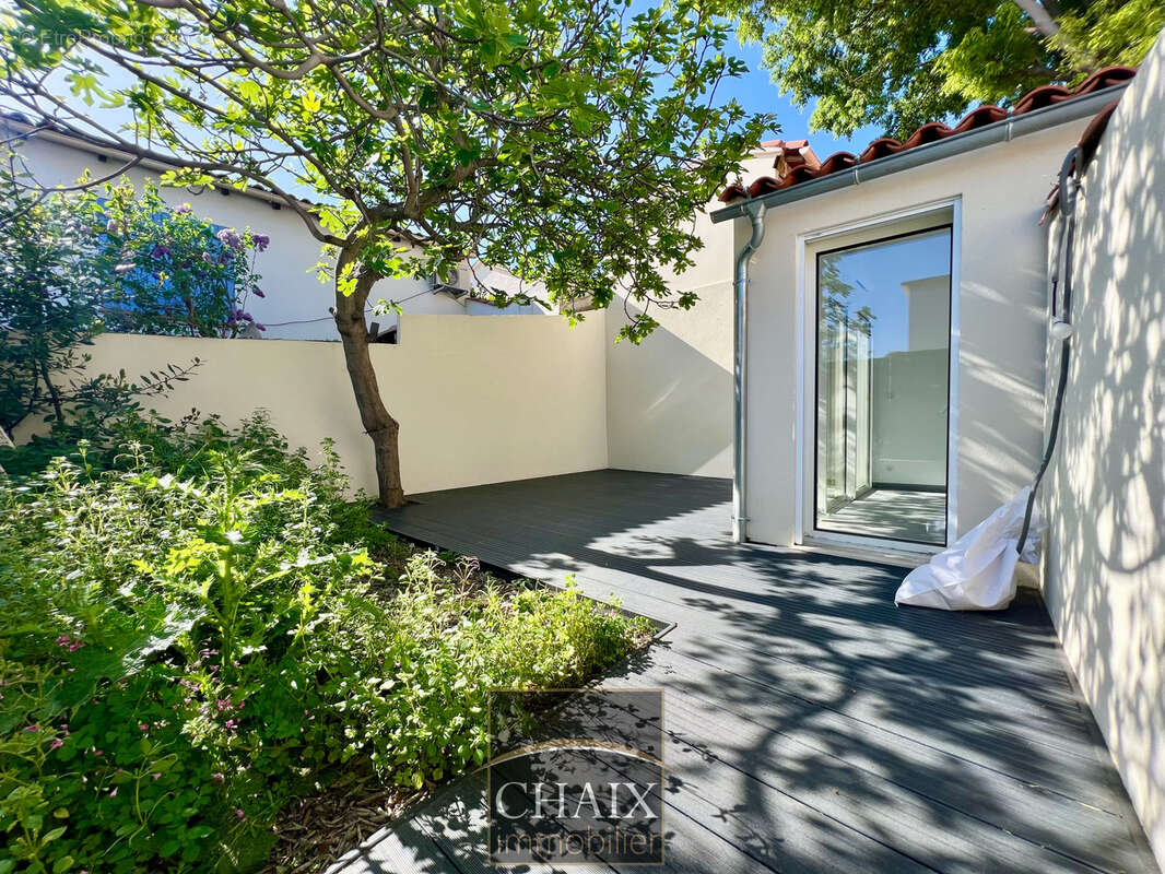 13009 MARSEILLE - Maison + studio bien rare - photo 4