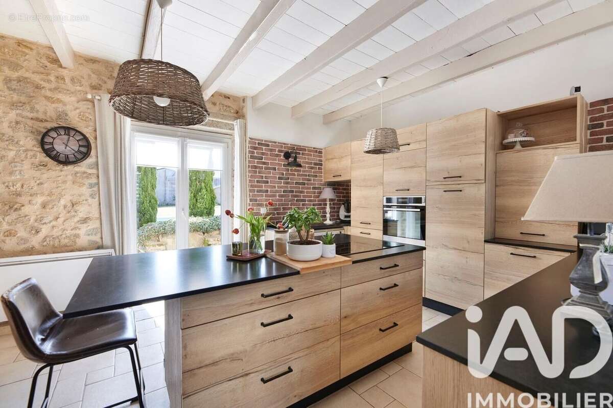 Maison 175 m² à Le Temple-De-Bretagne  - photo 8