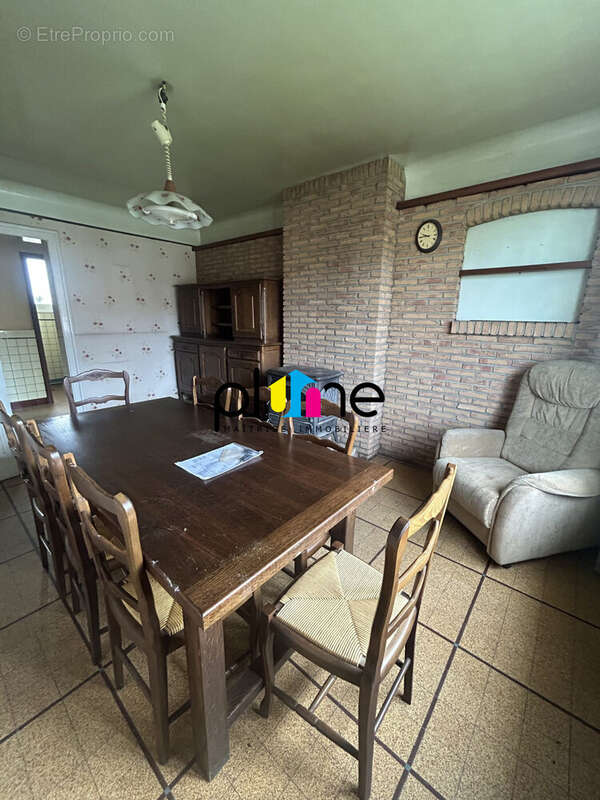 Maison à AVERDOINGT