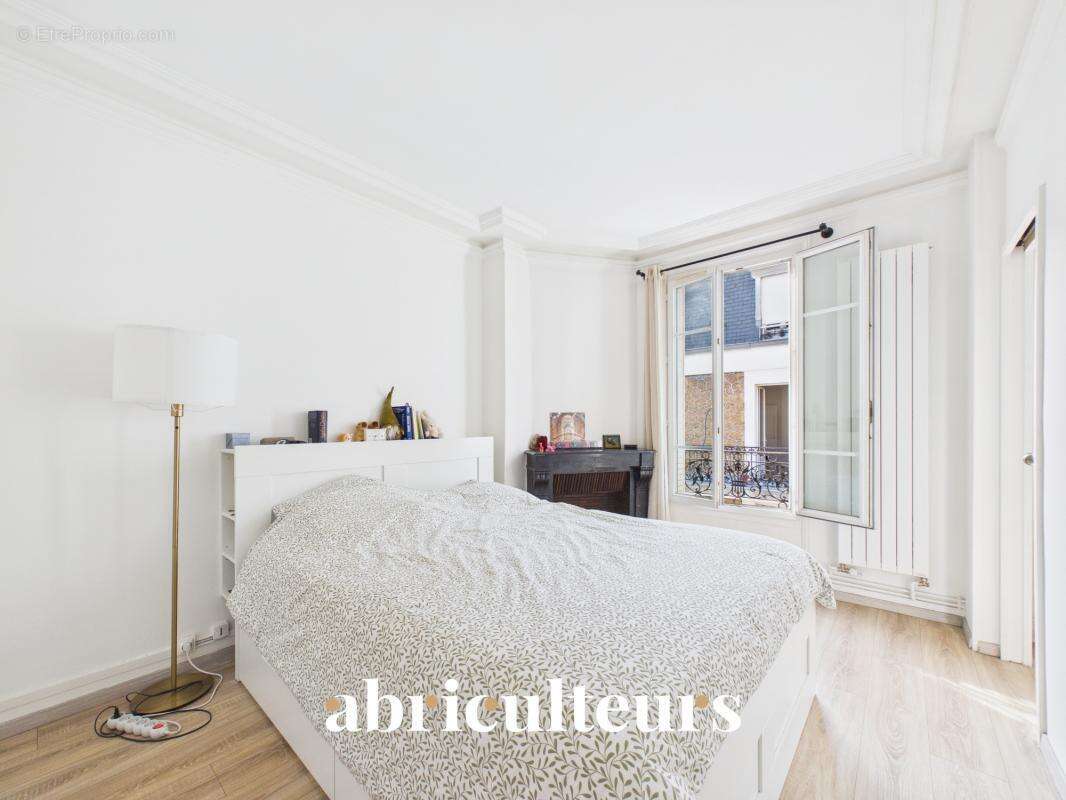 Bel appartement  lumineux de 50,7 m²  en vente à Courbevoie (92400) - photo 4