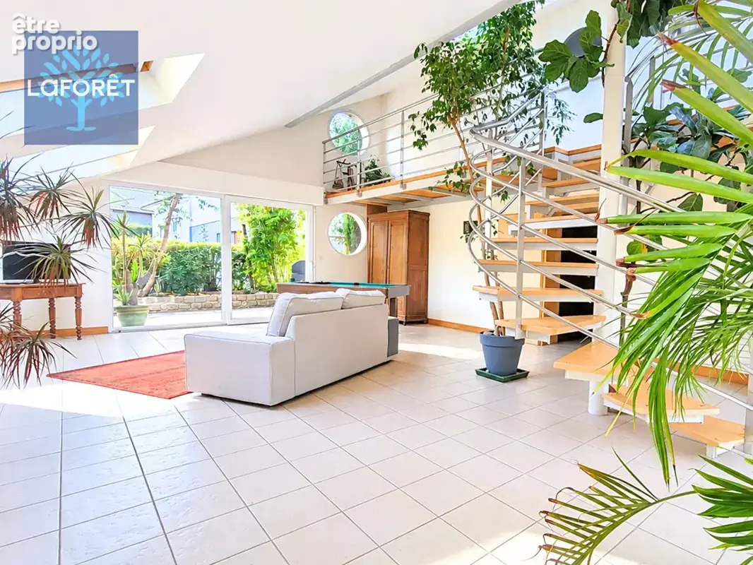 Maison Ostwald 8 pièce(s) 230m2 - photo 1