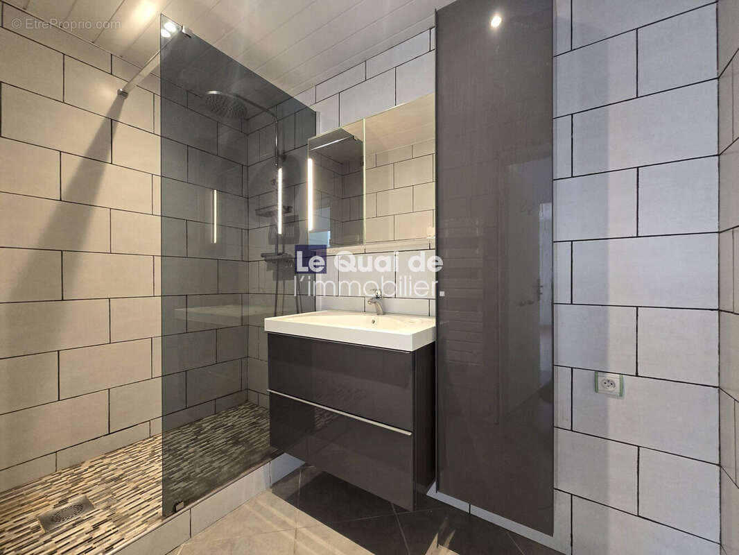 Appartement à FONTAINE