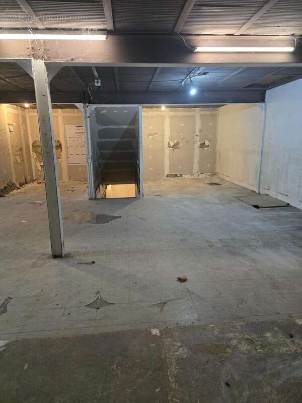 Photo 6 - Commerce à SAINT-DENIS