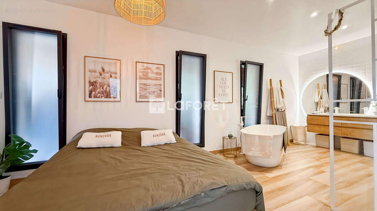 Maison à SAINT-CYR-SUR-LOIRE