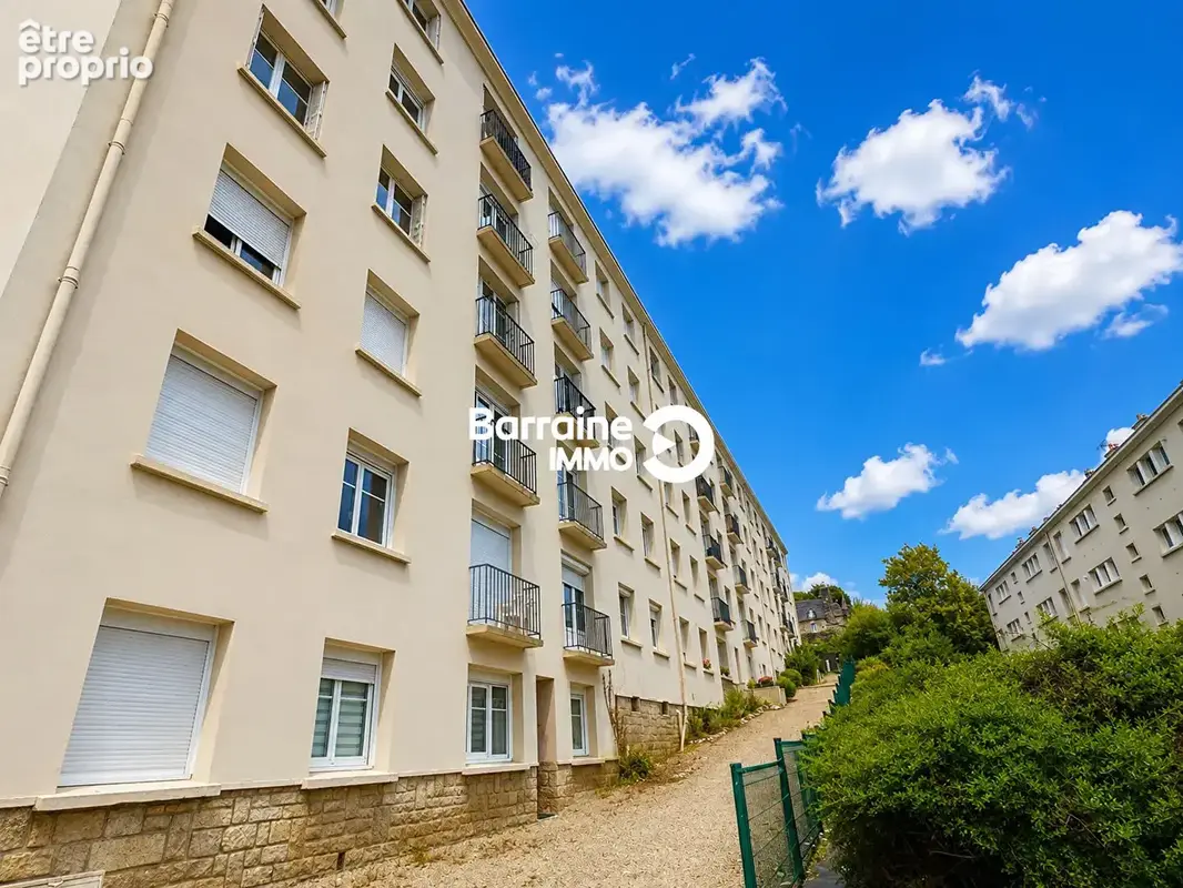 Appartement 4 pièces à vendre à Morlaix - 67.59 m², bon état, proche commodités - photo 2