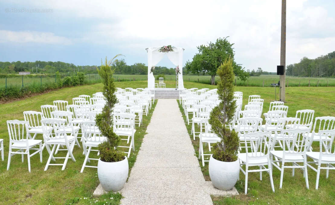 Commerce à LE CHATELET-EN-BRIE