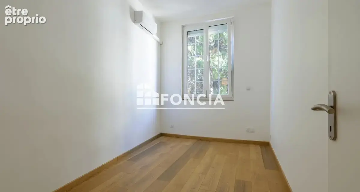 Avignon : T3 lumineux de 60 m² avec climatisation réversible, au calme au dernier étage - photo 3