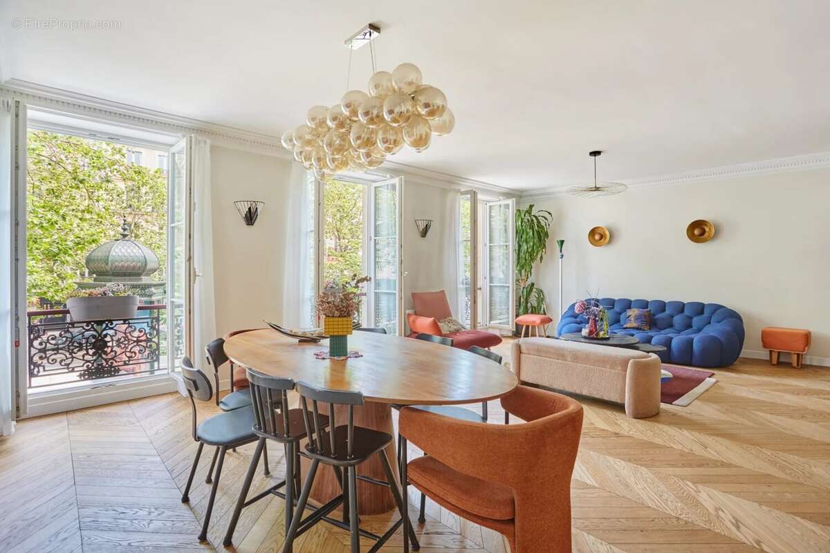 Appartement à PARIS-3E