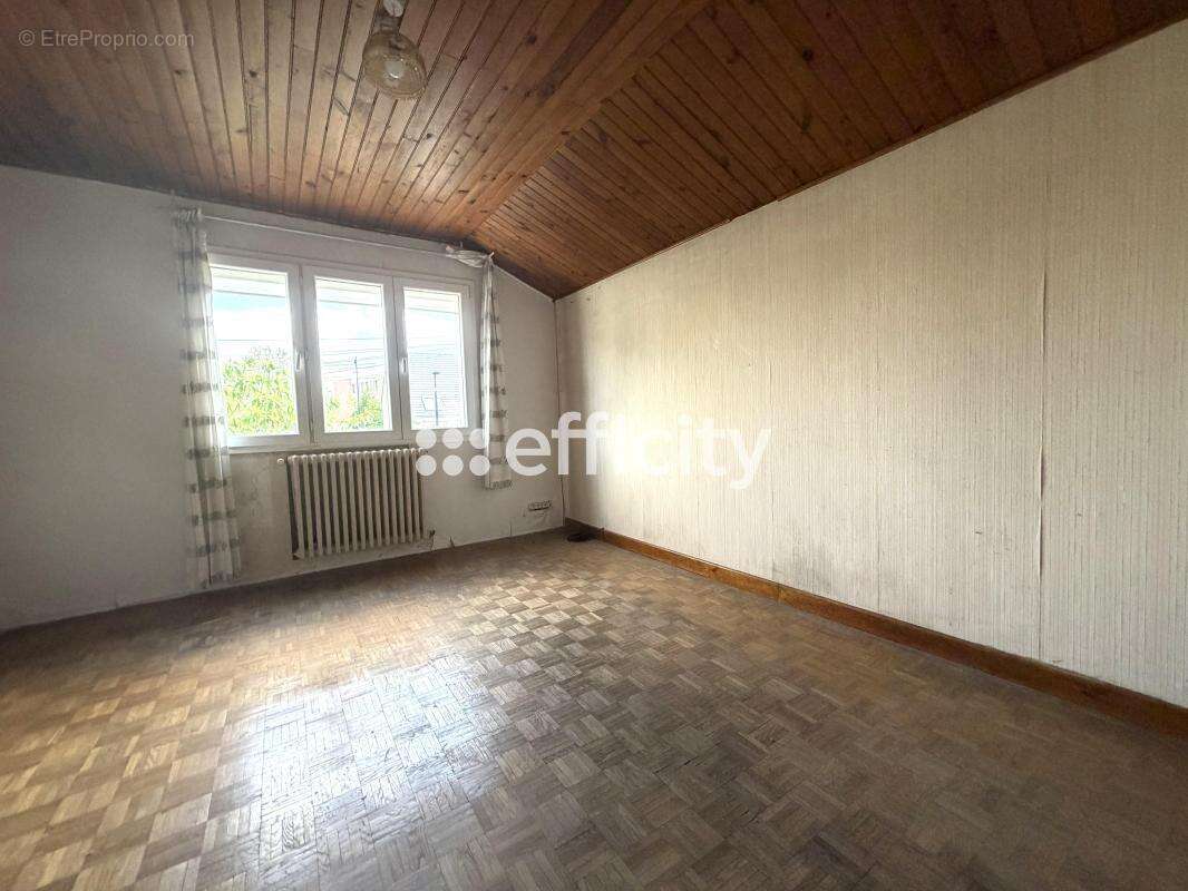 Maison 100 m² à Sartrouville  - photo 7