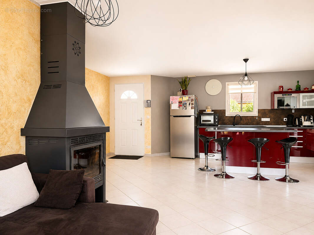 Maison de plain-pied de 109,5 m2 sur terrain constructible de 1 026 m2 - photo 7