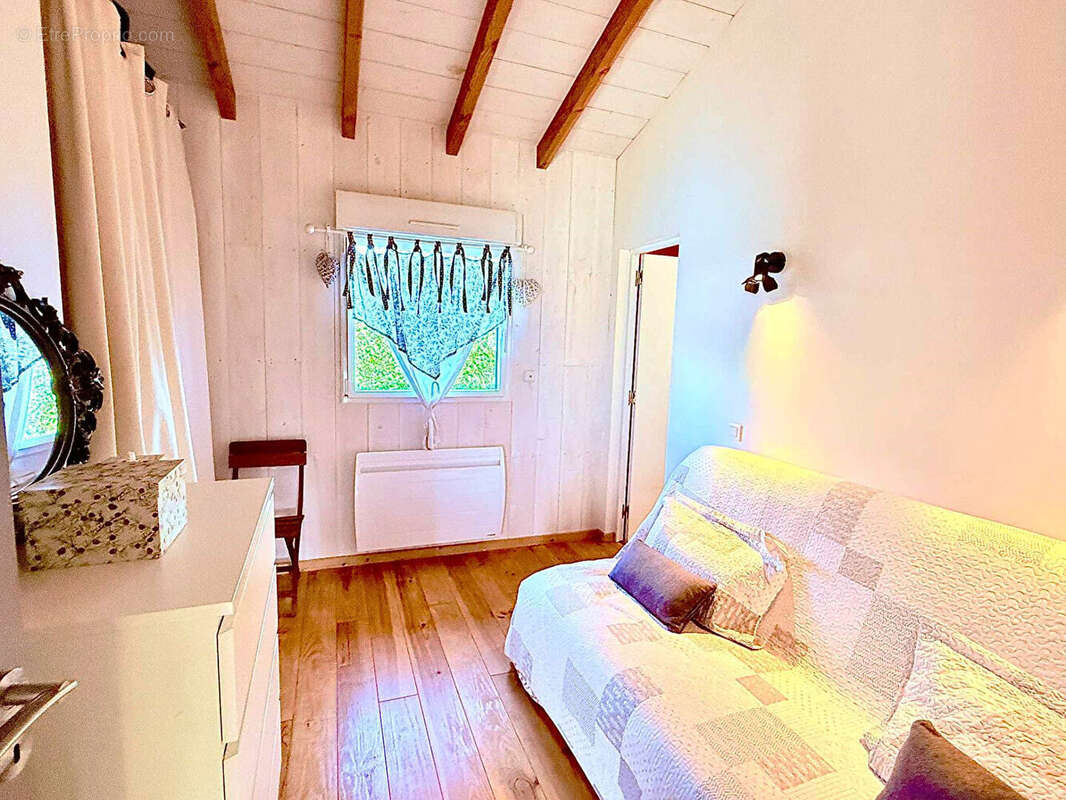 Maison à AMBARES-ET-LAGRAVE