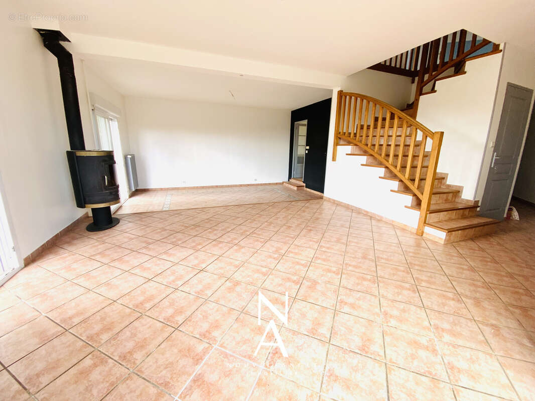 Maison à FRANCHEVILLE