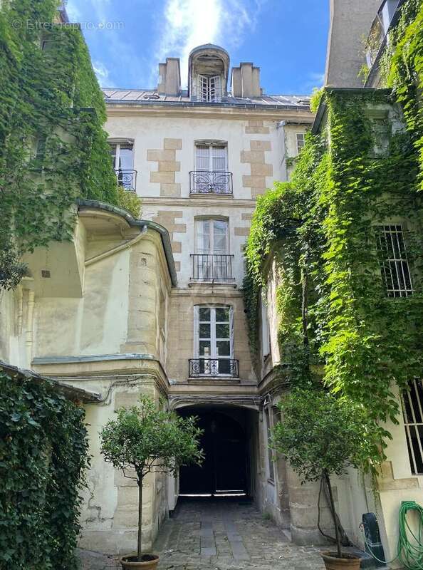 Appartement à PARIS-6E
