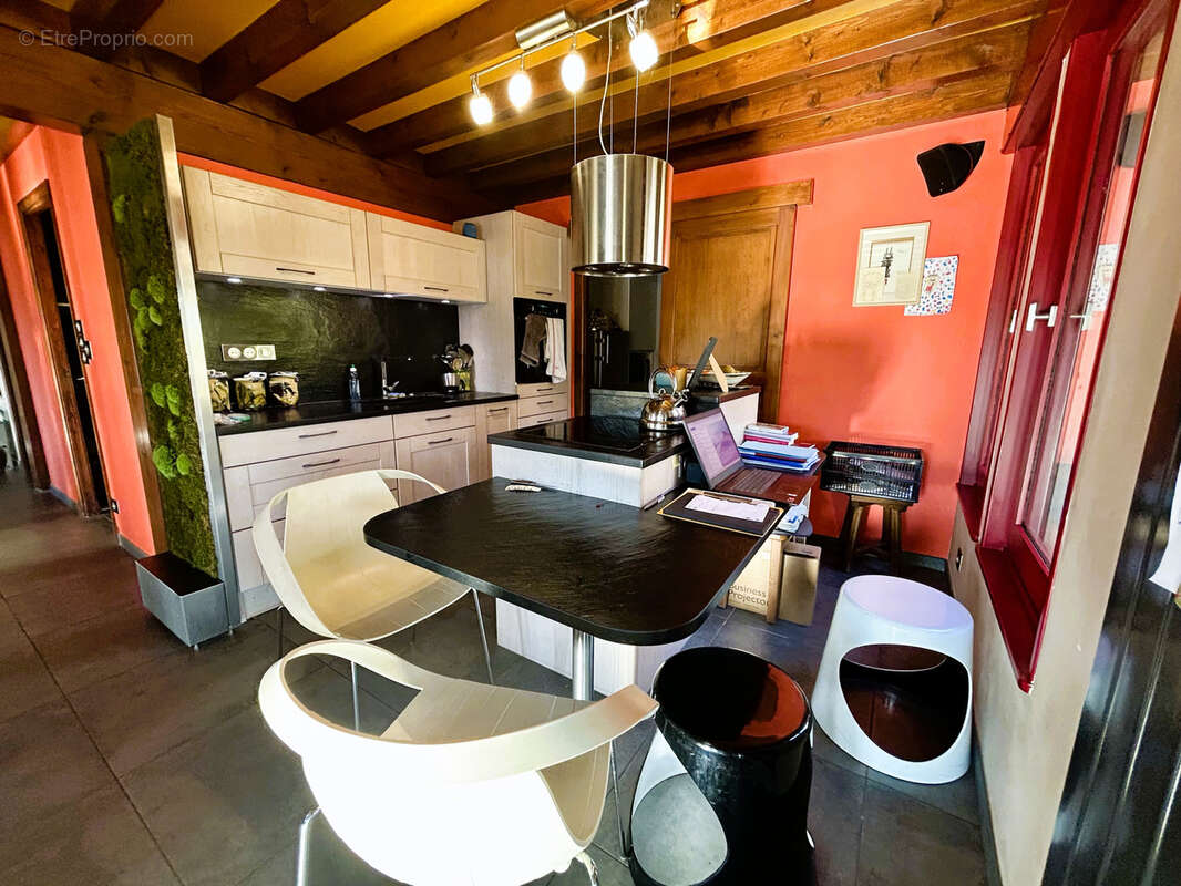 Maison à AMPLEPUIS