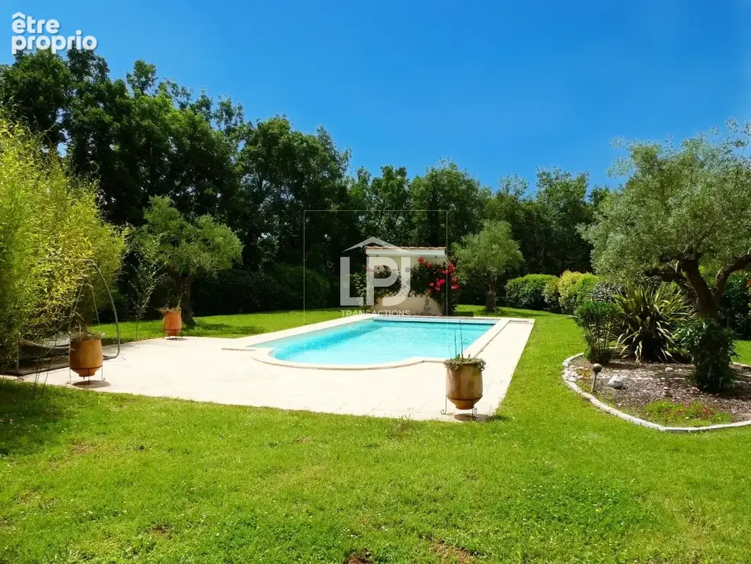 Propriété d’exception – T7 de plain-pied de 177 m² au cœur d’un parc paysager avec piscine et bois privé - photo 3