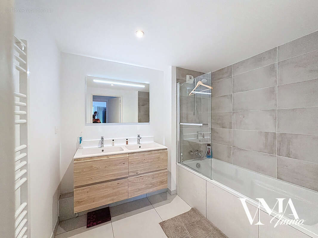 Appartement à COLLONGES-AU-MONT-D'OR