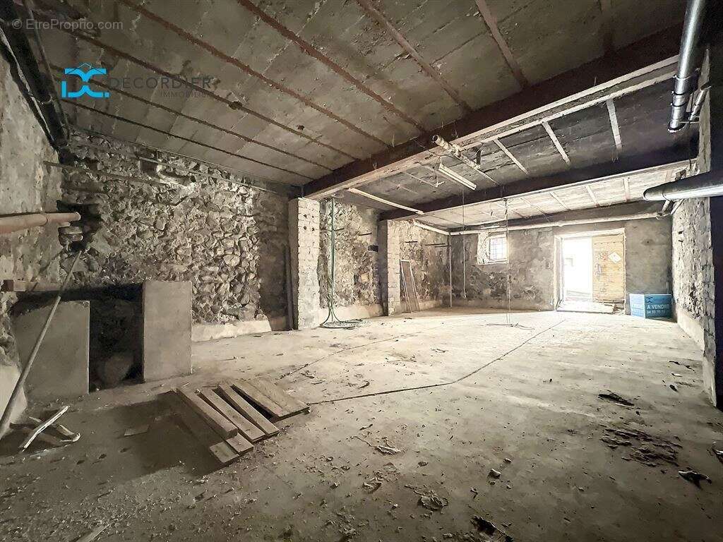 Commerce à EVIAN-LES-BAINS