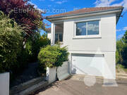 Maison à PONT-SAINTE-MARIE