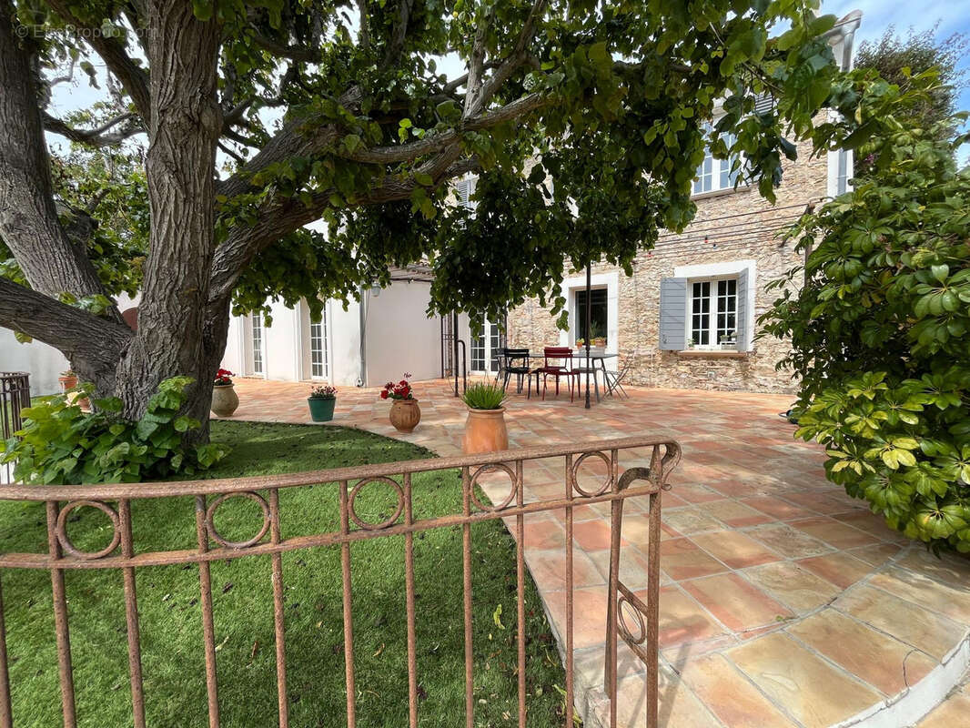 Maison à SIX-FOURS-LES-PLAGES