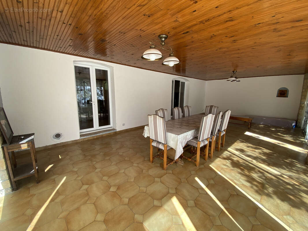 Maison à CAMPS-LA-SOURCE