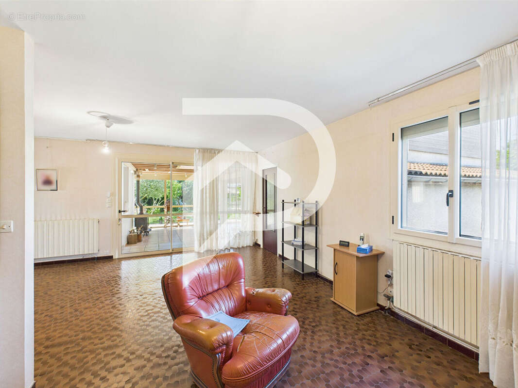 Maison à LIVRON-SUR-DROME