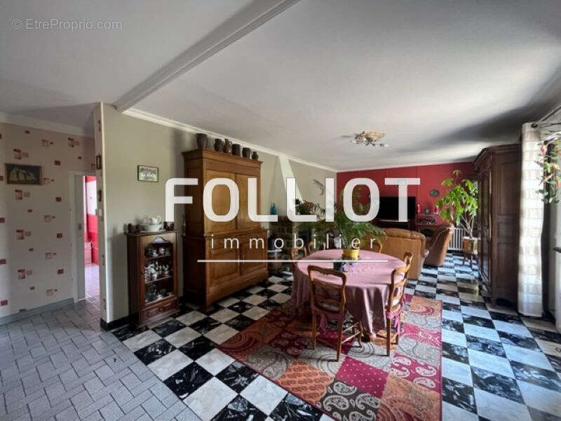 Maison à SOURDEVAL