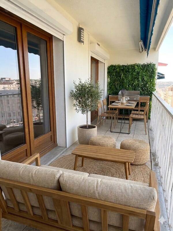 Home Staging Virtuel - Appartement à BORDEAUX