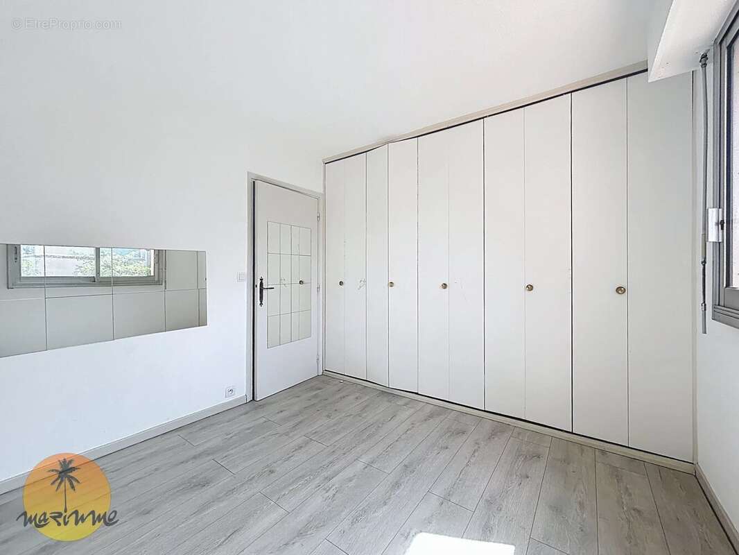 Appartement à SAINT-LAURENT-DU-VAR