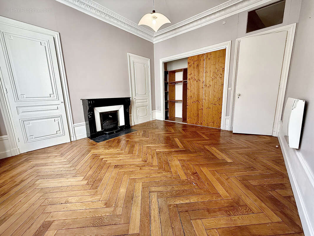 Appartement à SAINT-ETIENNE