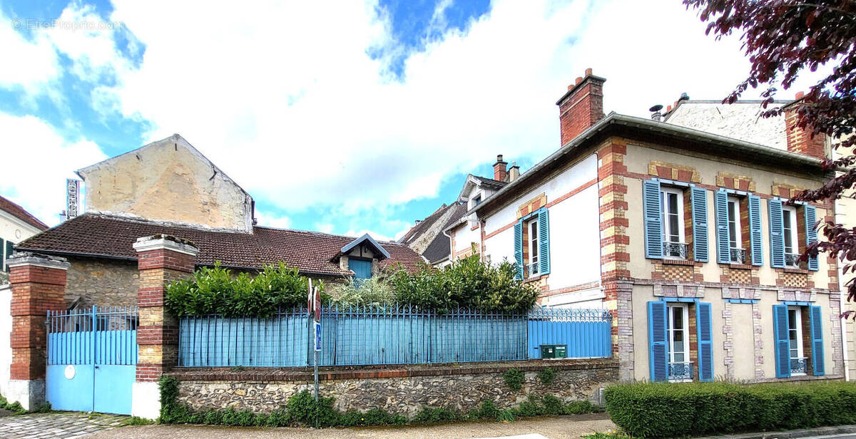 Maison à MAREIL-MARLY